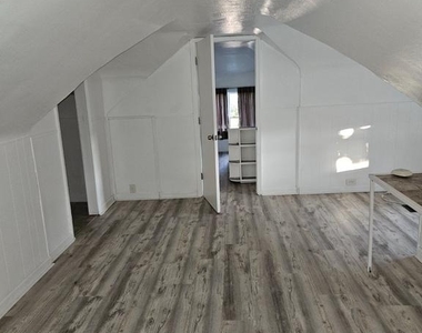 6124 Wayne Avenue - Photo Thumbnail 9
