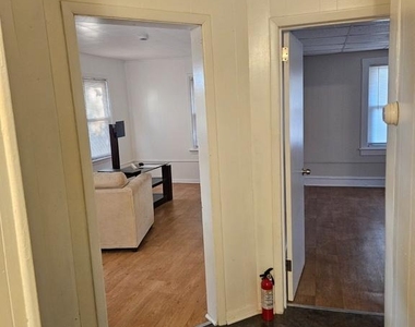 6124 Wayne Avenue - Photo Thumbnail 6