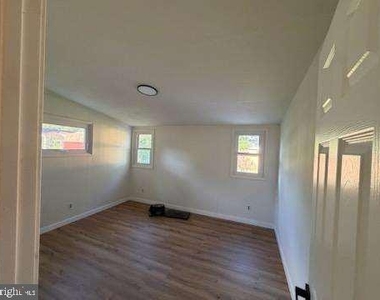 33 Stagecoach Road - Photo Thumbnail 9