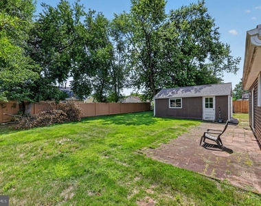 33 Stagecoach Road - Photo Thumbnail 1