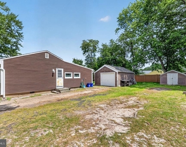 33 Stagecoach Road - Photo Thumbnail 3