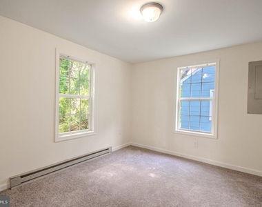 403 Newton Terrace - Photo Thumbnail 7