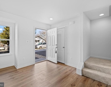 482 Peleton Street - Photo Thumbnail 1