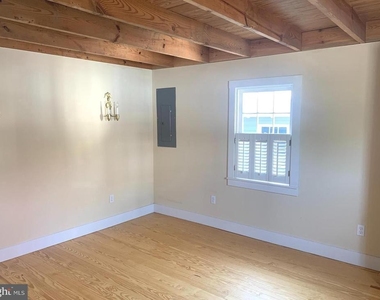 102 Locust Street - Photo Thumbnail 14