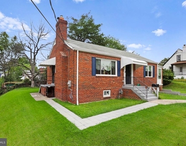 720 Sheridan Street - Photo Thumbnail 4