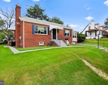 720 Sheridan Street - Photo Thumbnail 3