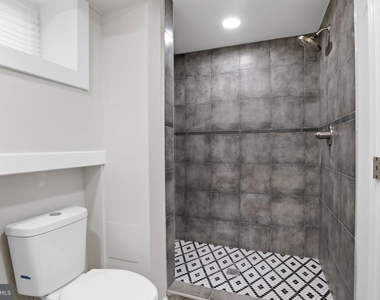 720 Sheridan Street - Photo Thumbnail 35