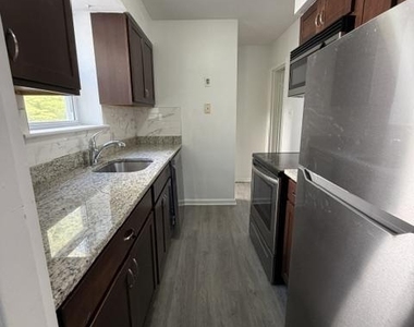 128 Whitmoor Terrace - Photo Thumbnail 4