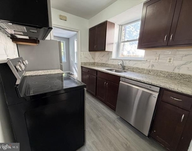 128 Whitmoor Terrace - Photo Thumbnail 3
