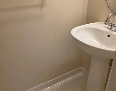 8502 Pamela Way - Photo Thumbnail 9