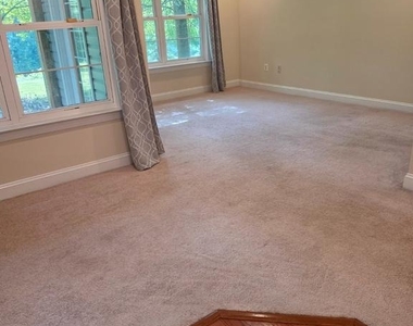 8502 Pamela Way - Photo Thumbnail 4
