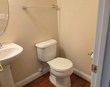8502 Pamela Way - Photo Thumbnail 13