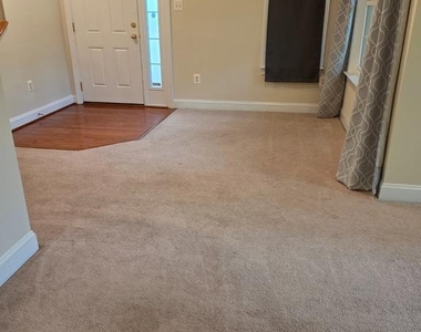 8502 Pamela Way - Photo Thumbnail 3