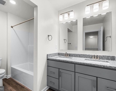 900 Gilbert Road - Photo Thumbnail 20