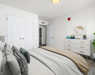 900 Gilbert Road - Photo Thumbnail 19
