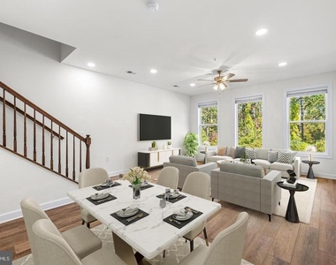 900 Gilbert Road - Photo Thumbnail 4