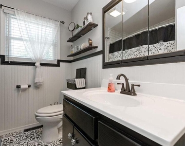 609 Wingleaf Court - Photo Thumbnail 9