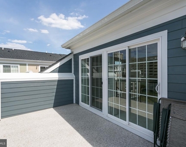 19 Willow Avenue - Photo Thumbnail 5