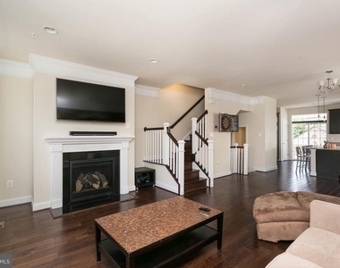 19 Willow Avenue - Photo Thumbnail 15