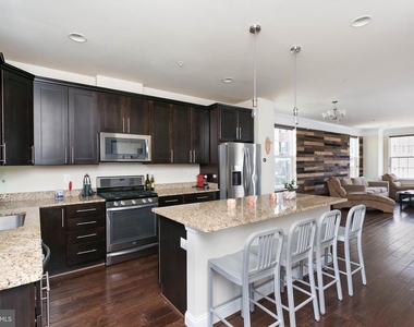 19 Willow Avenue - Photo Thumbnail 8