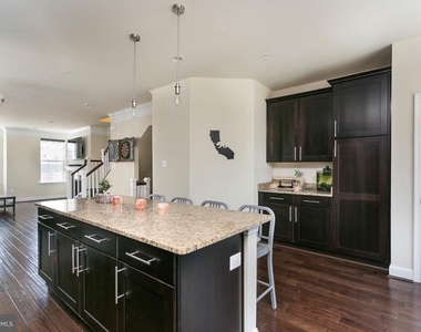 19 Willow Avenue - Photo Thumbnail 14