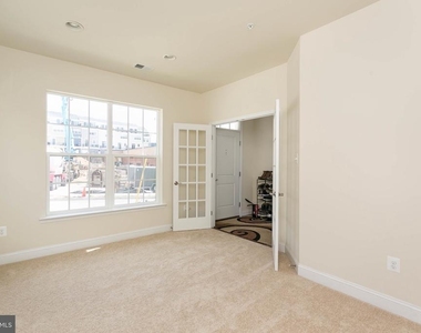 19 Willow Avenue - Photo Thumbnail 27