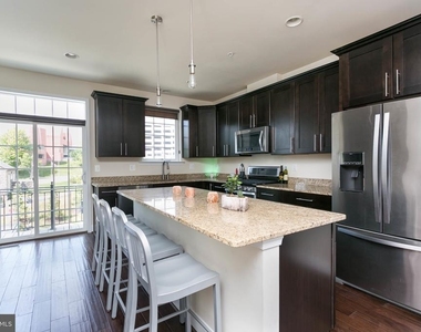 19 Willow Avenue - Photo Thumbnail 9