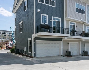 19 Willow Avenue - Photo Thumbnail 4