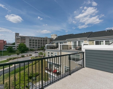 19 Willow Avenue - Photo Thumbnail 35