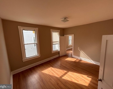 514 E 41st Street - Photo Thumbnail 1