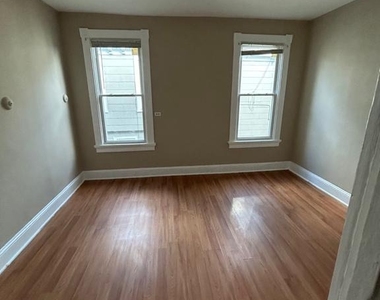 514 E 41st Street - Photo Thumbnail 10