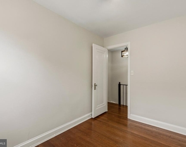 911 Varnum Street Ne - Photo Thumbnail 16