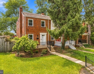 911 Varnum Street Ne - Photo Thumbnail 1