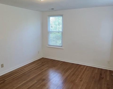407 Lebaum Street Se - Photo Thumbnail 13