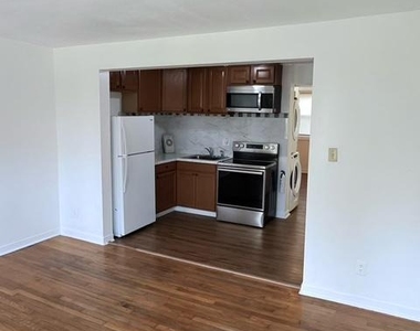 407 Lebaum Street Se - Photo Thumbnail 2