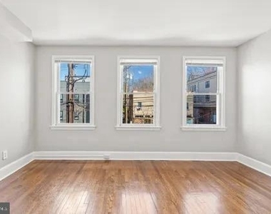 3742 12th Street Ne - Photo Thumbnail 1