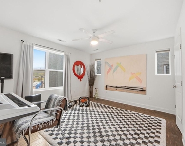 1258 Holbrook Terrace Ne - Photo Thumbnail 22