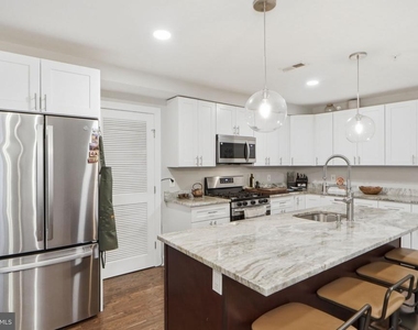 1258 Holbrook Terrace Ne - Photo Thumbnail 8
