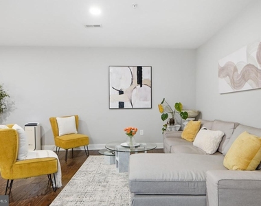 1258 Holbrook Terrace Ne - Photo Thumbnail 5