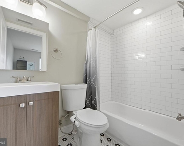 1258 Holbrook Terrace Ne - Photo Thumbnail 18
