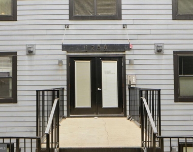 1258 Holbrook Terrace Ne - Photo Thumbnail 3