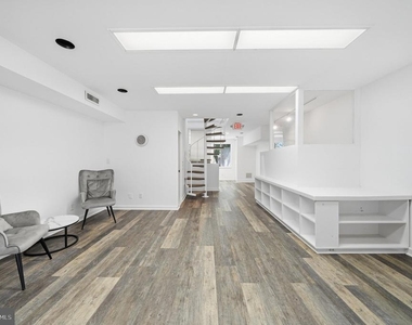 4820 Macarthur Boulevard Nw - Photo Thumbnail 15
