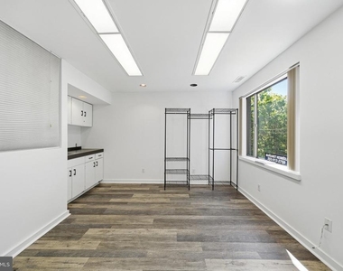 4820 Macarthur Boulevard Nw - Photo Thumbnail 9