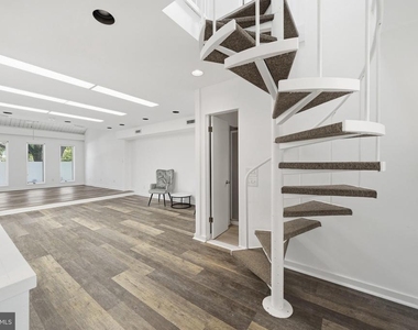 4820 Macarthur Boulevard Nw - Photo Thumbnail 10