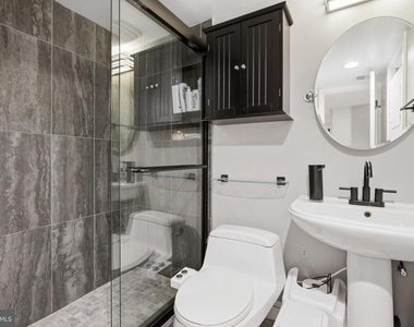 1527 16th Street Nw - Photo Thumbnail 17