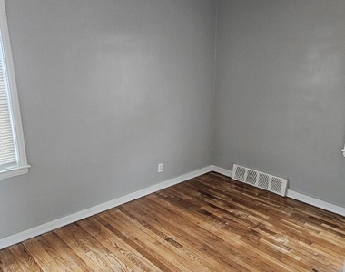 18573 Mccormick Street - Photo Thumbnail 6