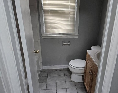 18573 Mccormick Street - Photo Thumbnail 5