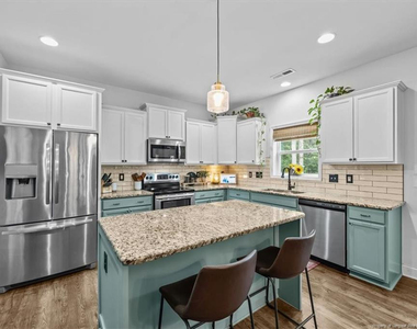 400 Everest Court - Photo Thumbnail 10