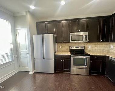 832 Cupola Drive - Photo Thumbnail 8