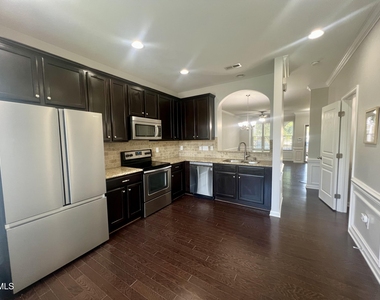 832 Cupola Drive - Photo Thumbnail 9